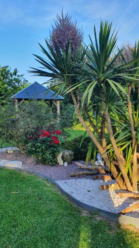 Le Molay-Littry Bed & Breakfast | Le coup de foudre