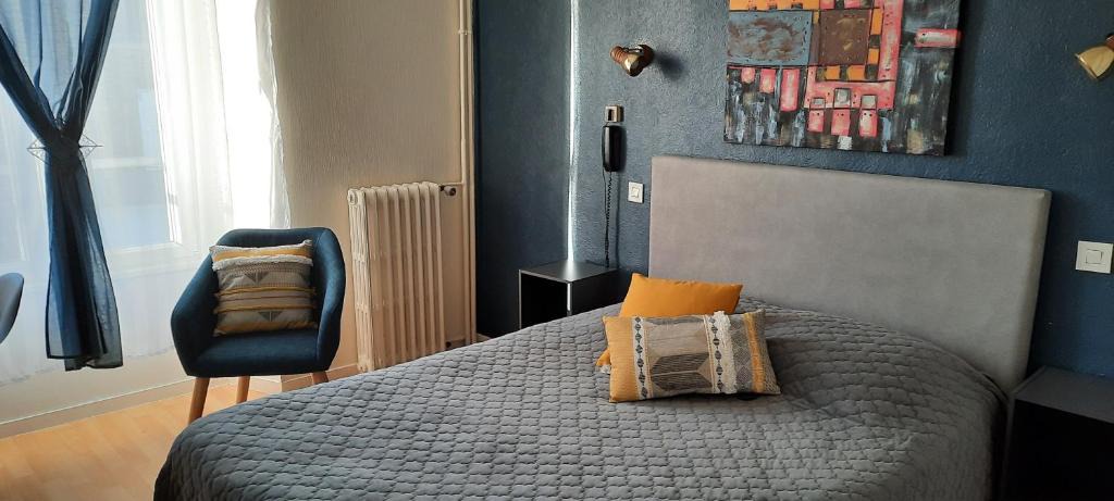 Ambrieres-les-Vallees Hotel | Le Gue de Genes