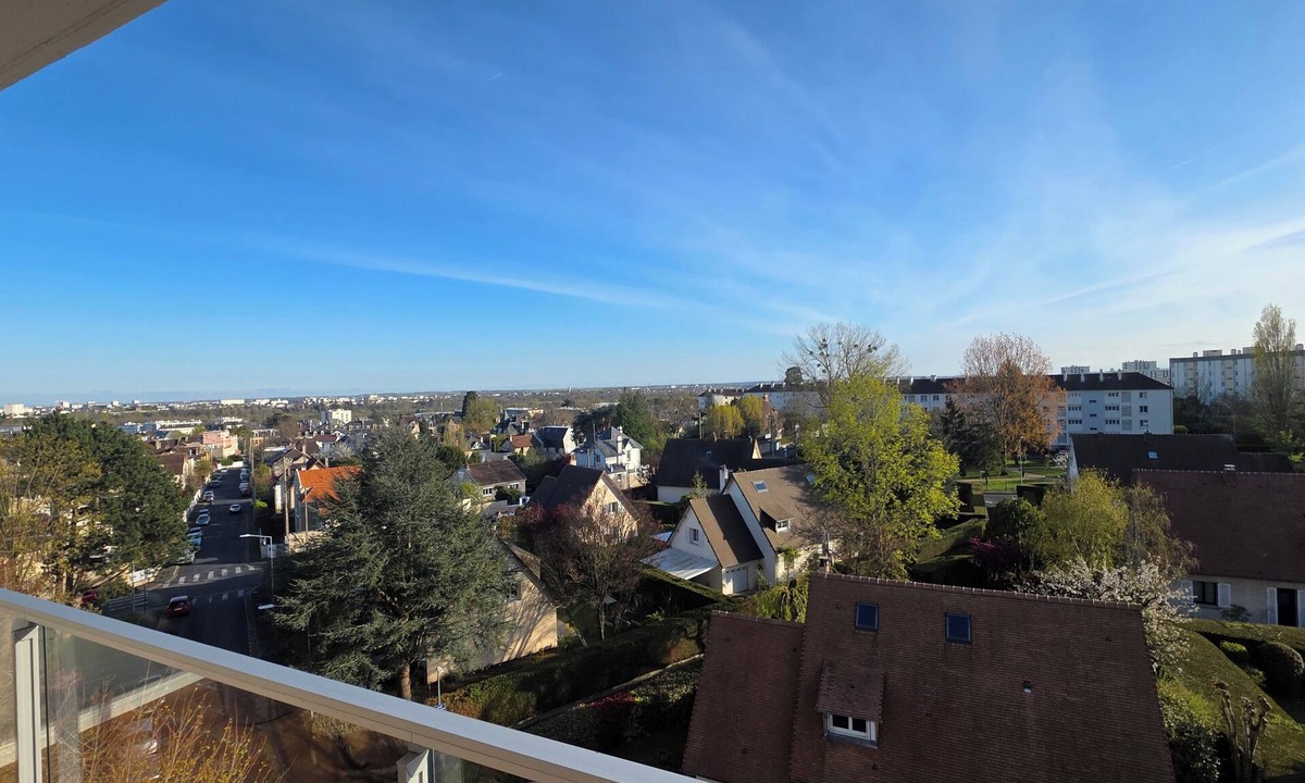 Quartier Malherbe Apartment | Le haie vigné, large quiet apartment close to town center