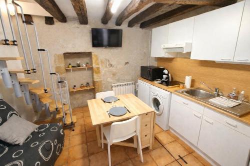 Vic-le-Comte Apartment | Le Nid Comtois