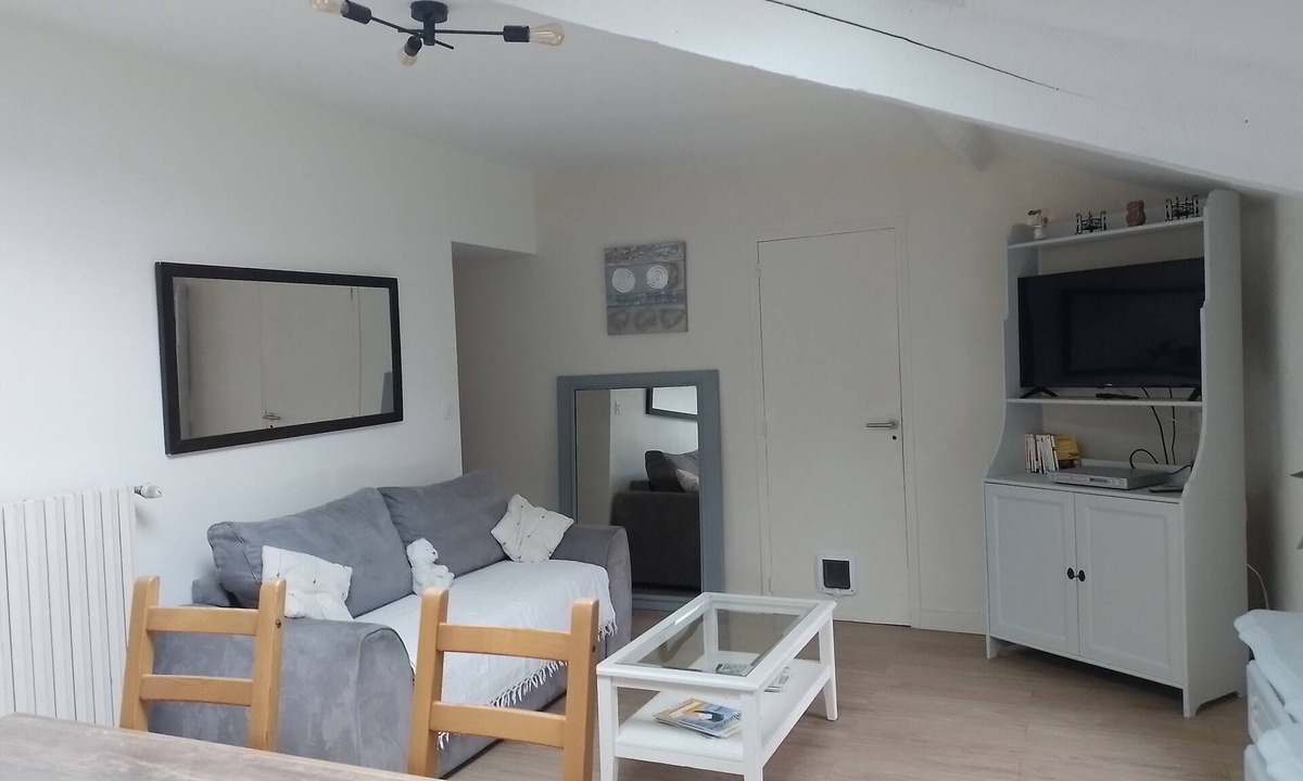 Heric House | Le nid de la clairière, renovated country house in a quiet, wooded hamlet