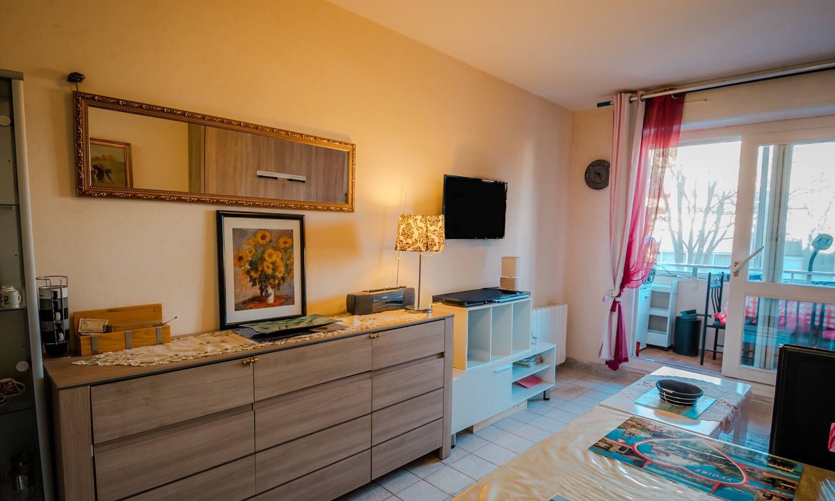 Courseulles-sur-Mer Apartment | Le Patio – Escape Near the Sea