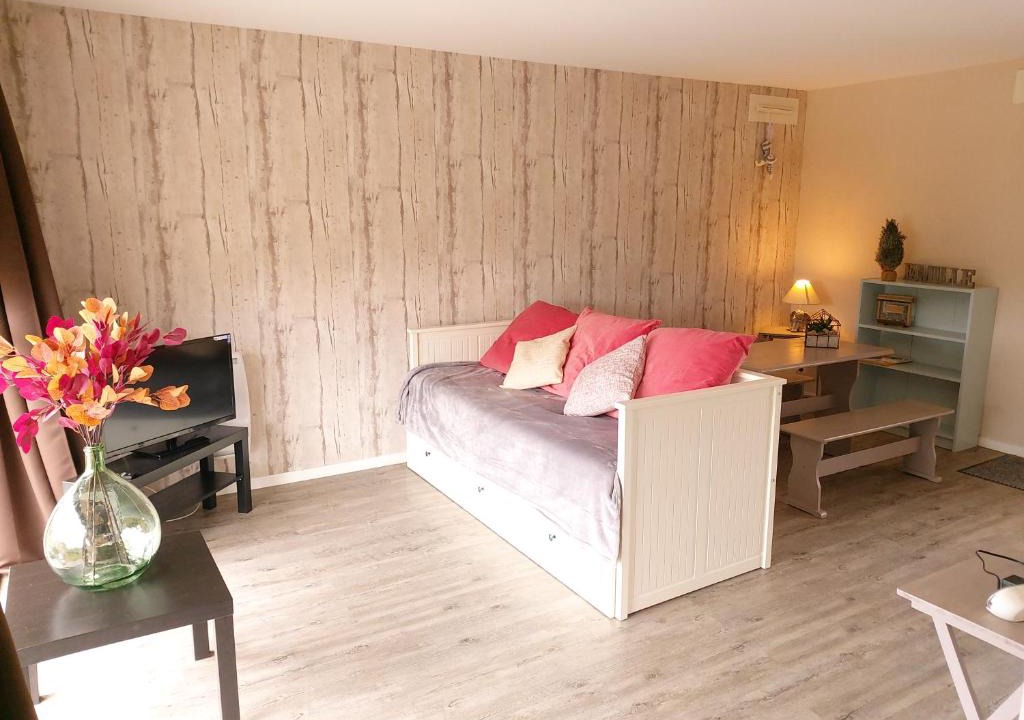 Commes Apartment | Le Petit Clos
