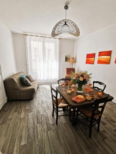 Centre ville - Urbanistes Apartment | Le Repaire Fougérais - Hyper Centre