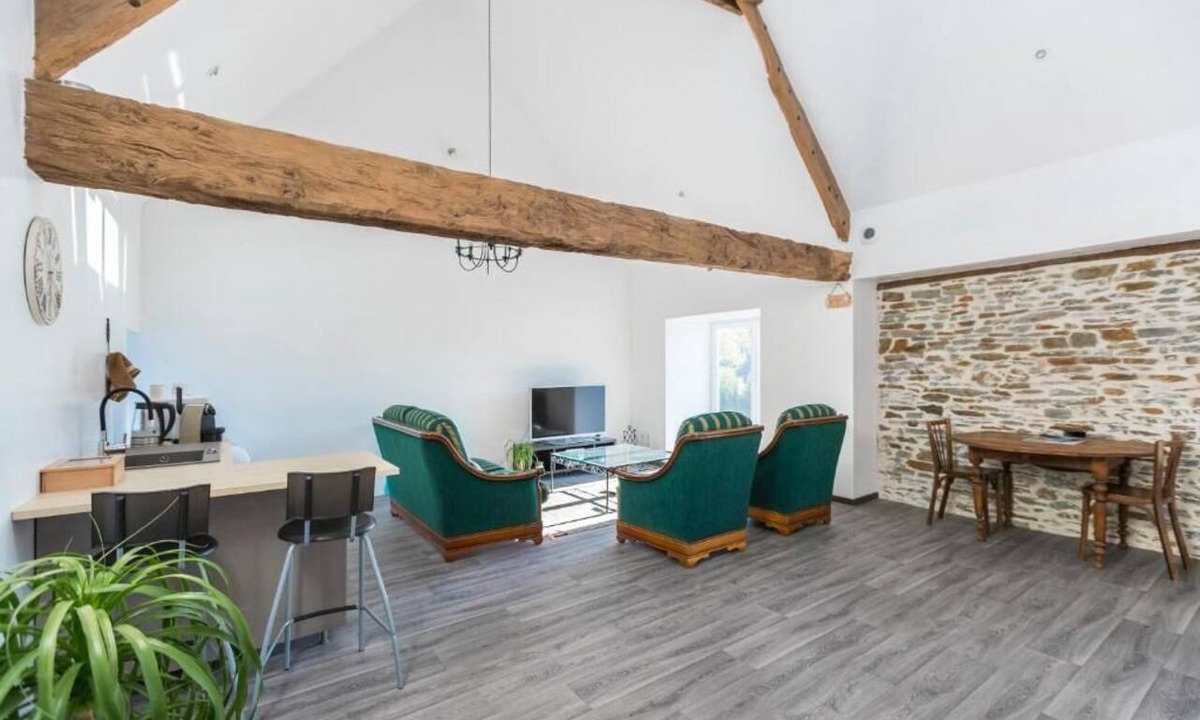 Aucey-la-Plaine Hotel | les colombes de la baie