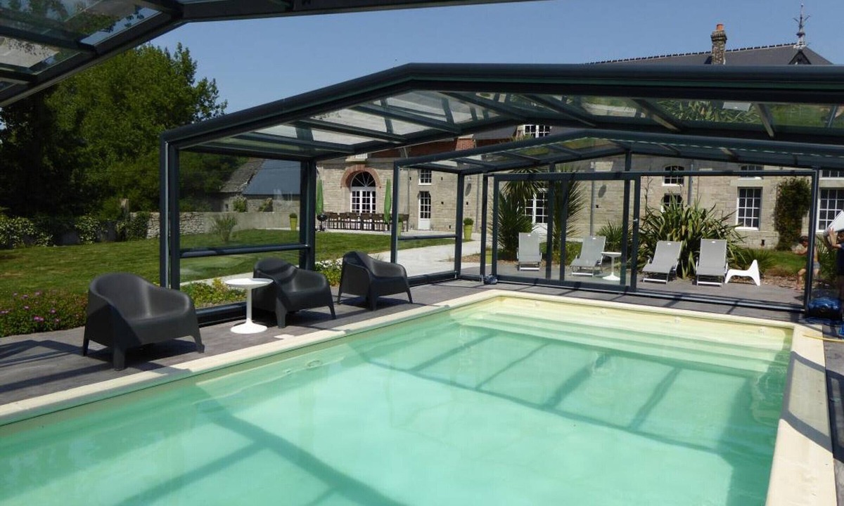 Bricquebosq Cottage | Les Ecuries: Cotentin Cottage with pool, billiards, fireplace, 5 bedrooms