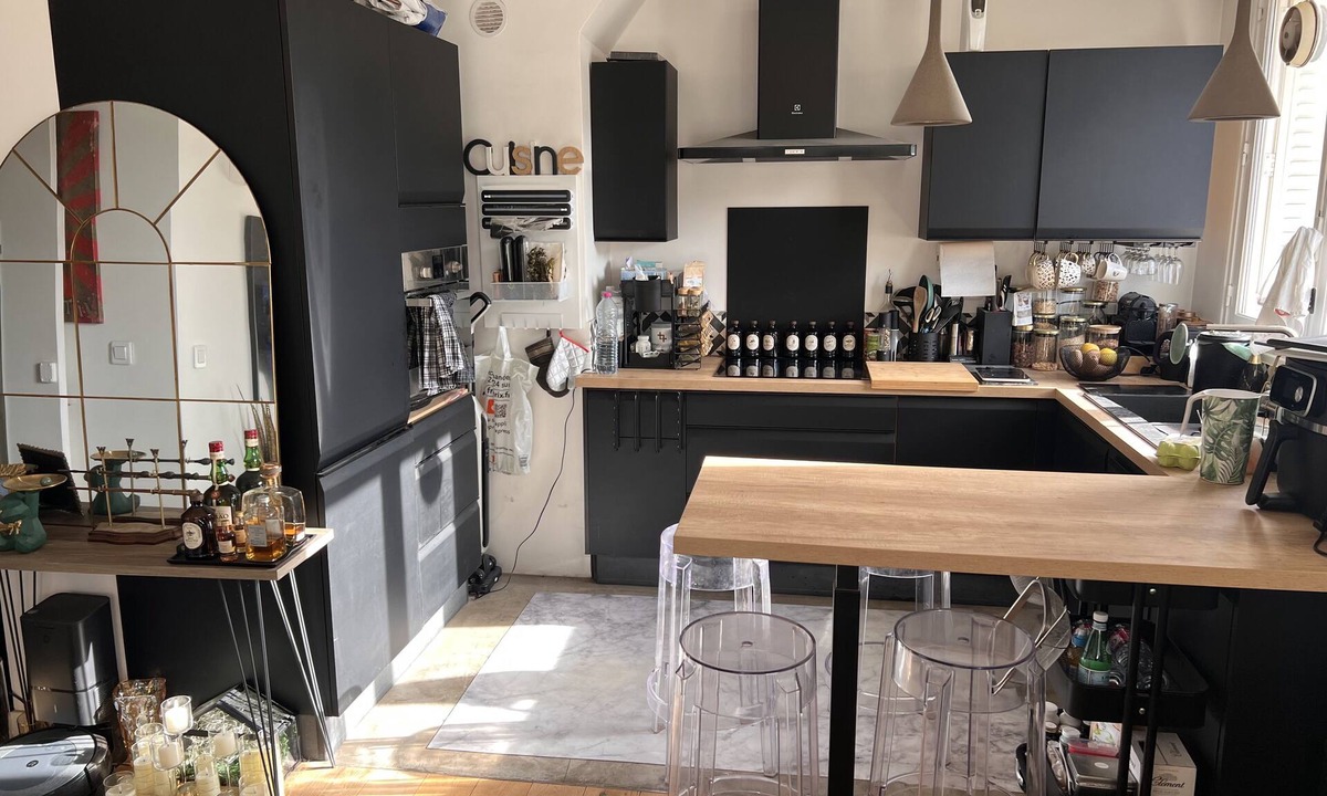 Republique–Point-du-Jour Apartment | Location Estivale