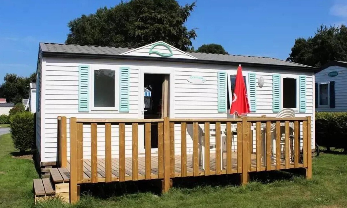 Balleroy House | Lodge 87 Mobile Home: 3 bedrooms - 32 m² + semi-covered terrace, sleeps 6