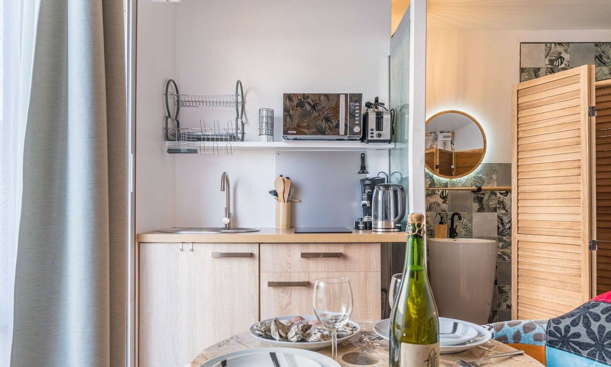 Morbihan Apartment | Lovely apartment for 2 guests with WIFI, patio, pets allowed and parking