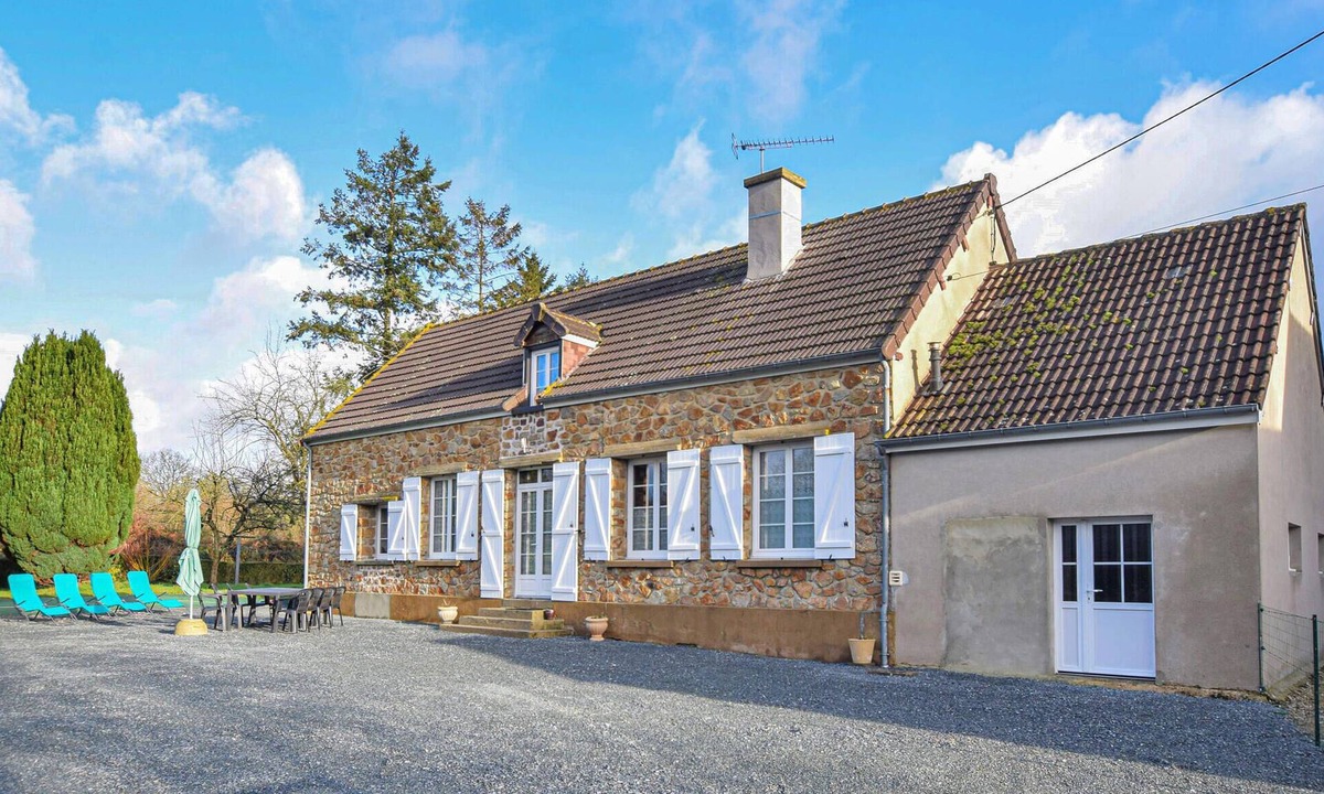 Lithaire House | Lovely home in Montsenelle with WiFi