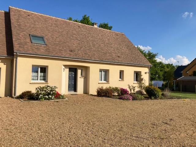 Ruaudin House | Maison 9 personnes avec jardin et parking clos à 3kms du Circuit des 24h du Mans