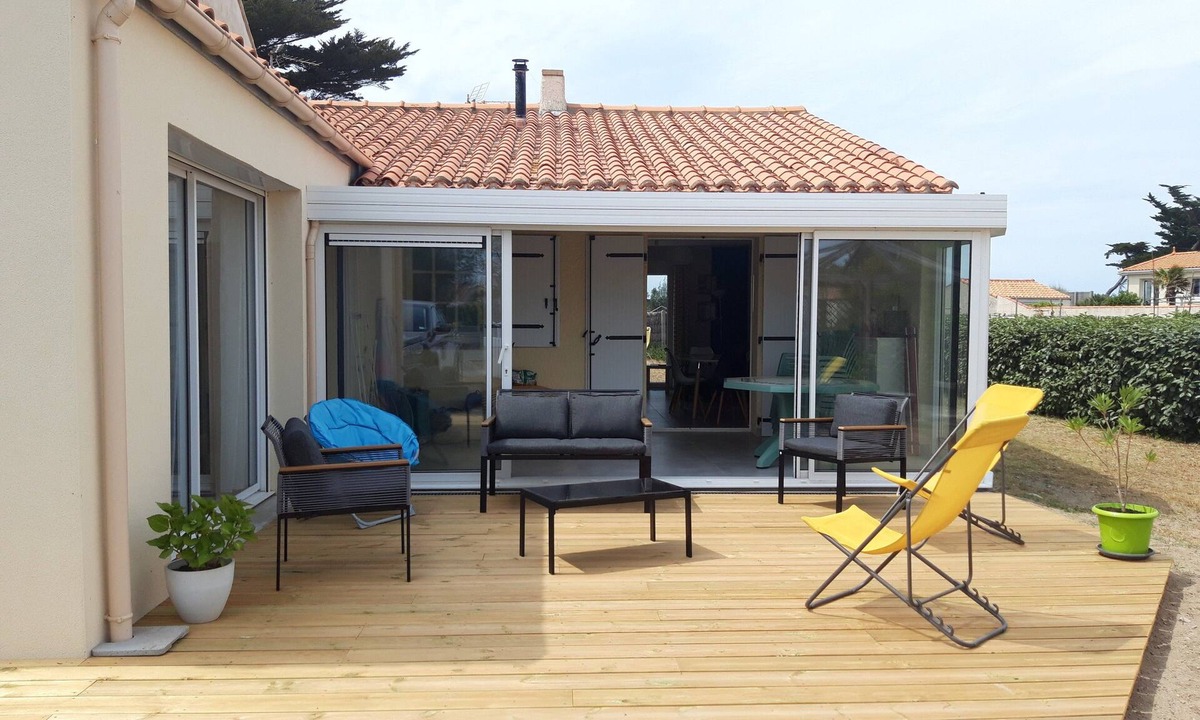 La Plaine-sur-Mer House | Maison 90m2 Avec Terrain Clos et Accès Direct à la Mer. Idéal Pour Famille
