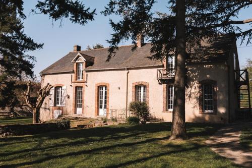 Saint-Leger-des-Aubees House | Maison avec piscine et tennis à 1h de Paris 12 pers