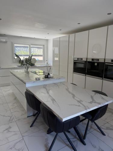 Elancourt Village Villa | Maison complète sur Saint quentin en Yvelines Elancourt
