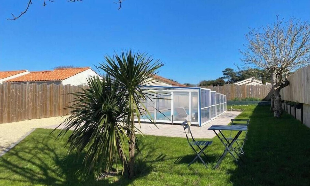 Saint-Vincent-sur-Jard House | Maison de la Baie: beach and private pool just a stone's throw from the ocean