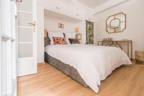 Grenelle Apartment | Maison Eiffel Art Deco