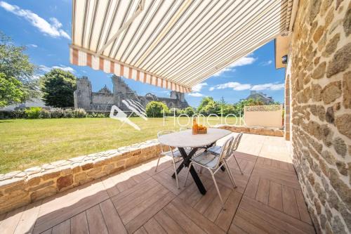 Pont-l'Abbe House | Maison en pierre dans un hameau privé