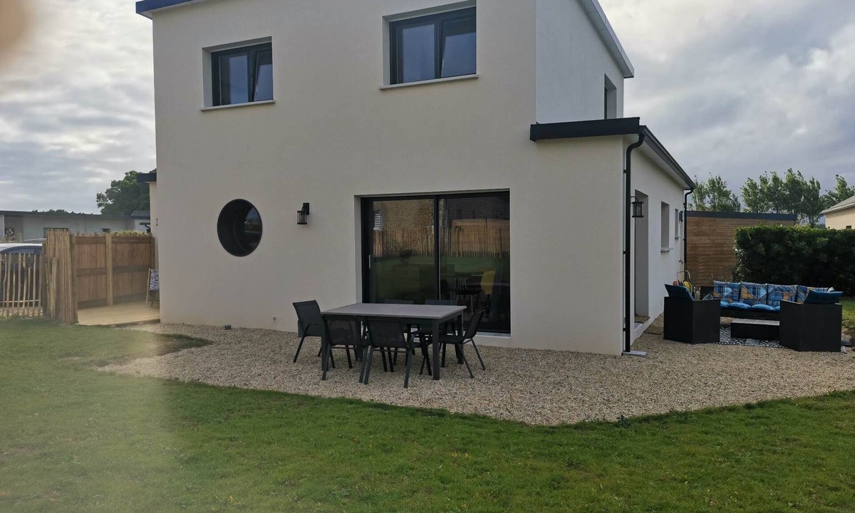 Cleder House | Maison Neuve 4 Chambres en Bord de Mer! Animaux Acceptés