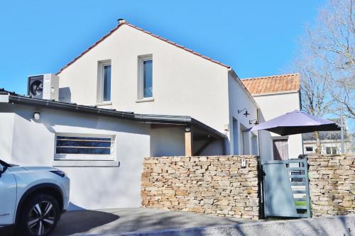 La Chabossiere House | Maison rare 3 étoiles à Couëron Jardin & parking