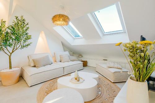 Vernon Apartment | Maison Soleil Levant