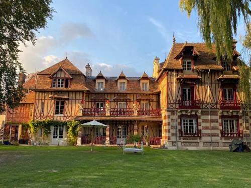 Croissanville Apartment | Manoir des Étangs