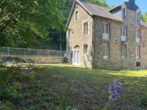 Villedieu-les-Poeles-Rouffigny House | Manoir du Moulin Fleury