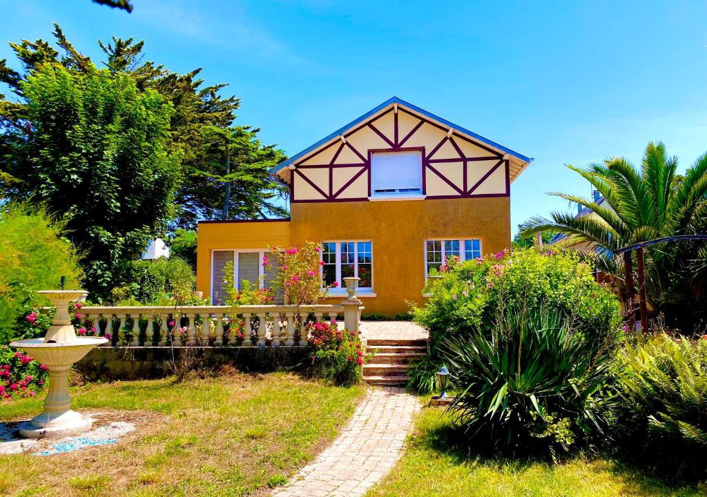Saint-Pair-sur-Mer House | Mathéro