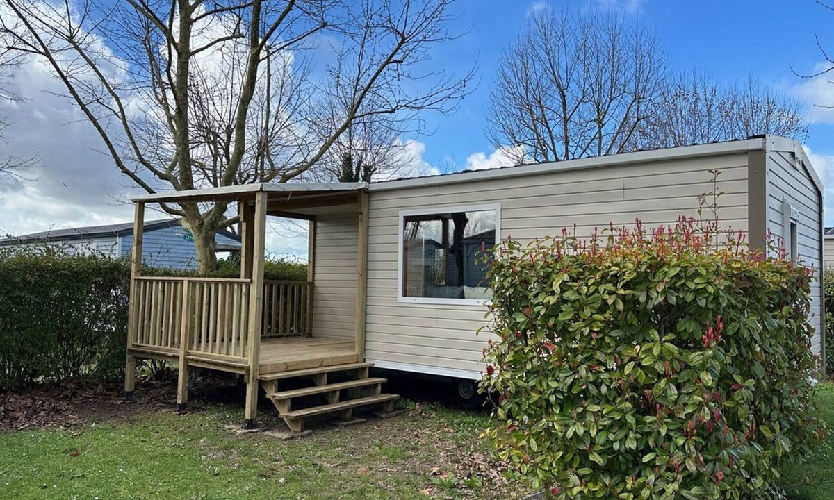 Arvert House | Mobile Home with Terrace, Ideal for 4