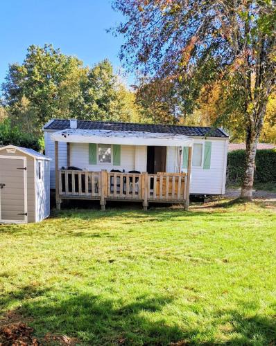 La Celle-sous-Gouzon Other | Mobilhome climatisé au bord du lac avec piscine