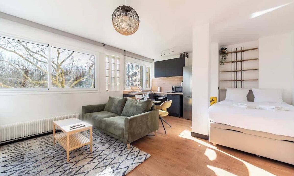 Republique–Point-du-Jour Apartment | Mobility lease - Studio 10 minutes from Paris