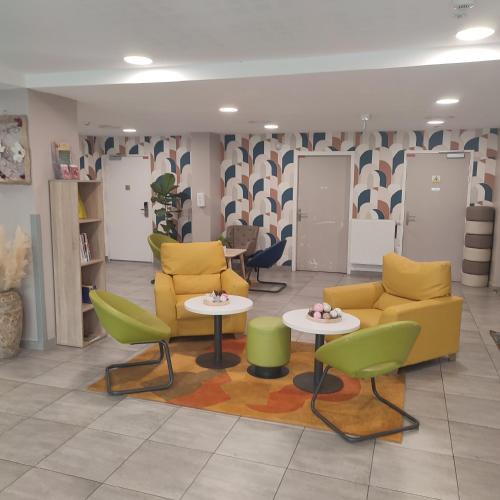 Clichy Hotel | Moov'Appart Hotel Clichy