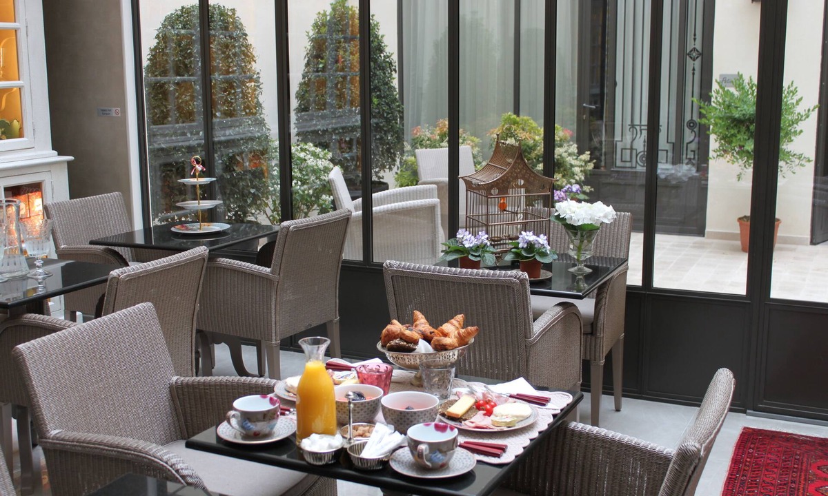 Quartier de la Folie-Mericourt Hotel | My Home in Paris Hotel