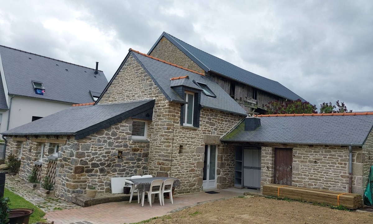 Saint-Carne House | Nebengebäude mit lokalem Charme by Interhome