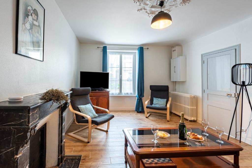 Sainte-Mere-Eglise House | New Liberty