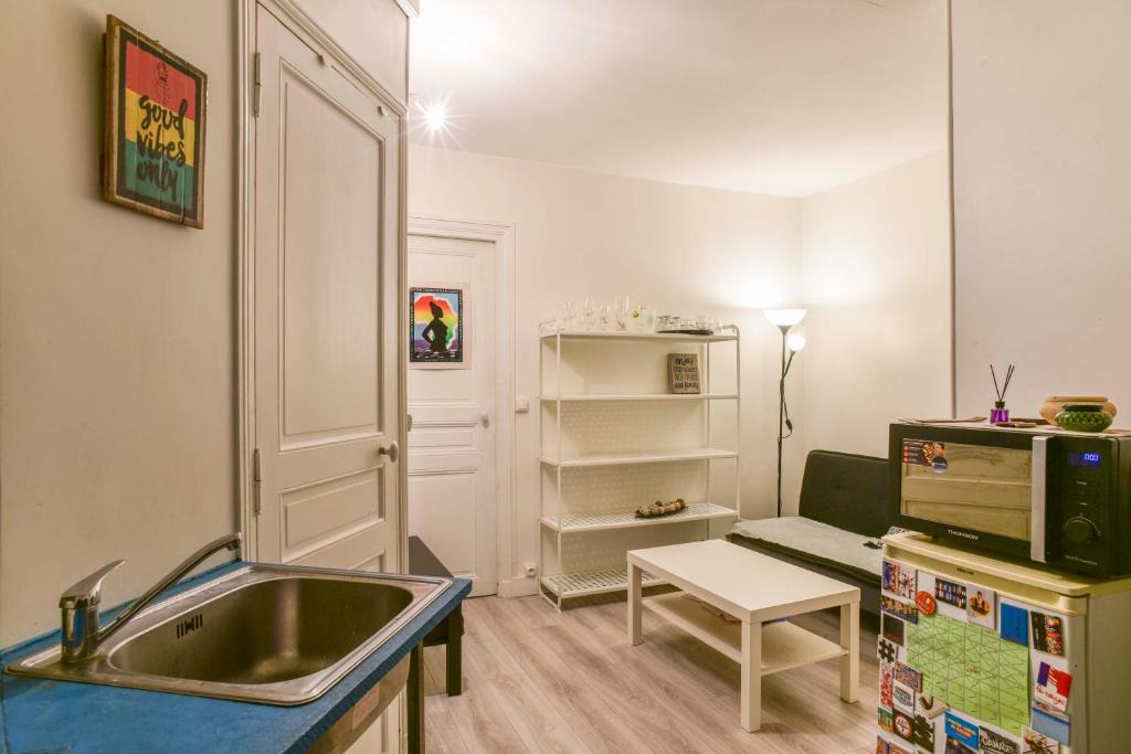 Quartier de la Goutte-d'Or Apartment | New! Nice flat for 4 - Paris 18