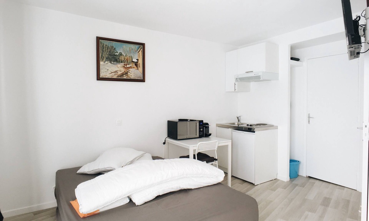 Saint-Lambert Apartment | Nice studio apartment in the heart of the 15th