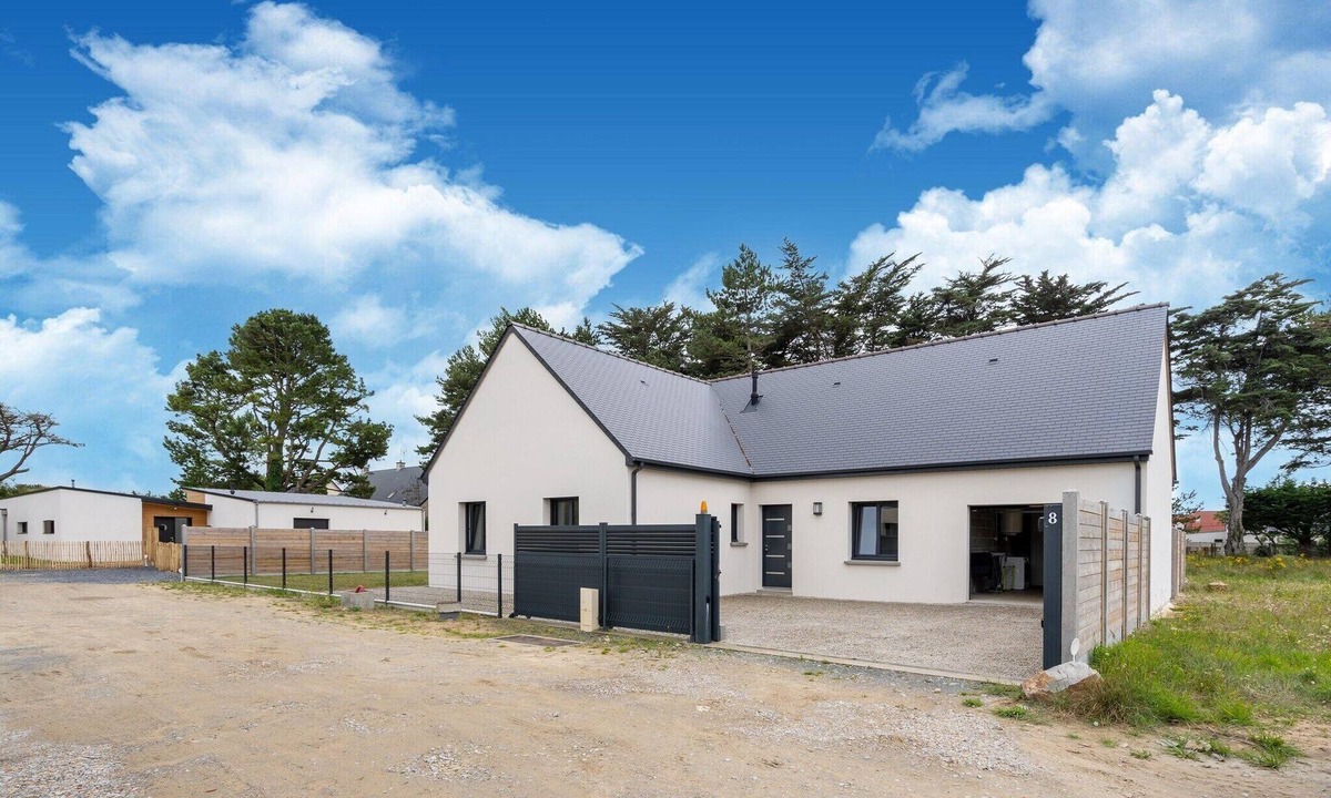 Saint-Germain-sur-Ay House | Normandy Beach Retreat