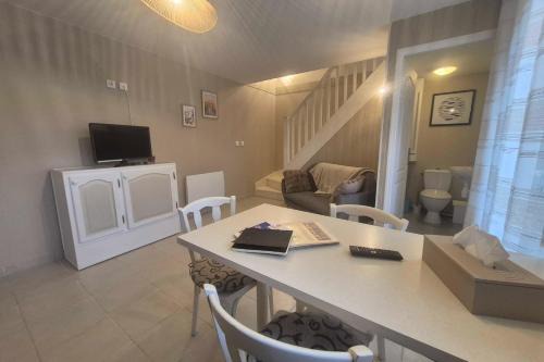 Formigny House | OMAHA holiday cottage stay near the D-Day beaches