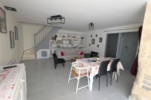 Formigny House | Overlord holiday cottage cosy house in Formigny