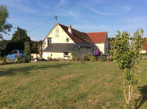 Esves-le-Moutier House | Papillon