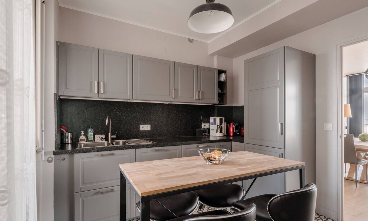 Saint-Nazaire Apartment | Paquebot - face port - mer - parking