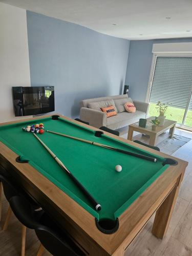 Val-d'Oust Apartment | Parenthèse détente à Val d Oust