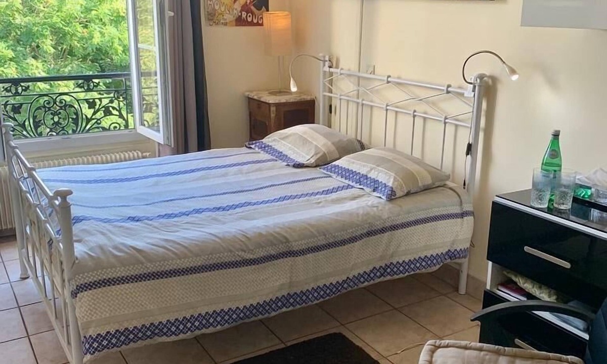 Montparnasse Apartment | Paris 14th with kitchen 150m metro Glacière 30m2 Quiet
