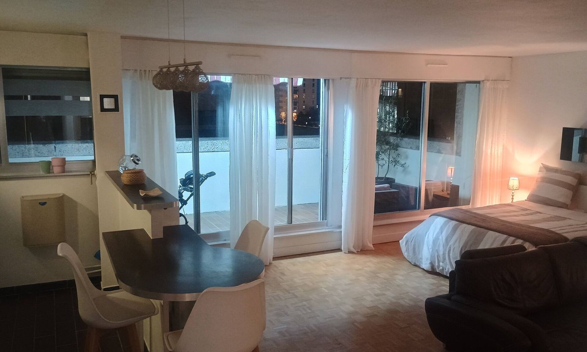Gambetta Apartment | Paris la défense
