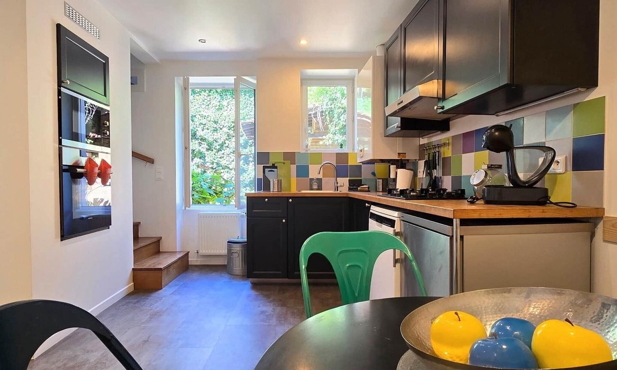 Houdan Cottage | Peaceful medieval house with Wifi and pets allowed
