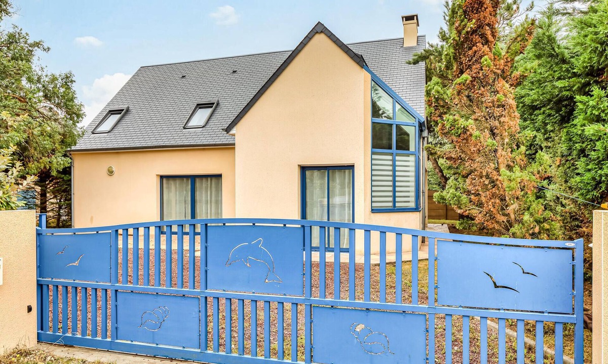Pirou House | Pet friendly home in Pirou with WiFi