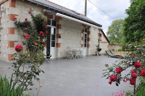 Brain-sur-Allonnes House | PETITE MAISON des ROSES - GITE 2 Personnes
