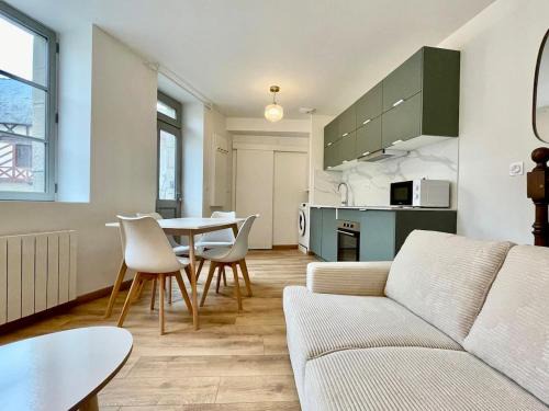 Josselin Apartment | Petite Maison de ville face au château et du canal