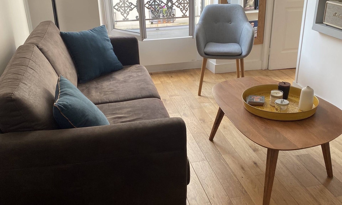 Hopital Saint-Louis Apartment | Pretty cocoon canal St Martin