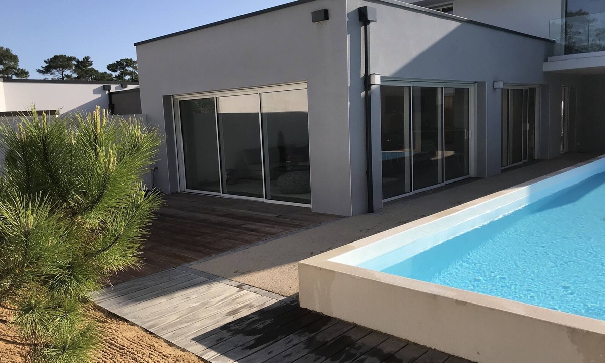 Jard-sur-Mer House | Pretty house 8/10 people, heated pool 400 m from the ocean - rated 4*.